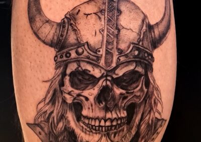 tattoo halle saale arm motiv krieger totenkopf